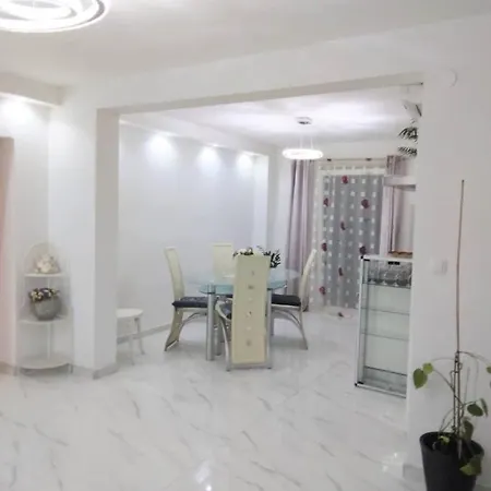 Lastro Apartment