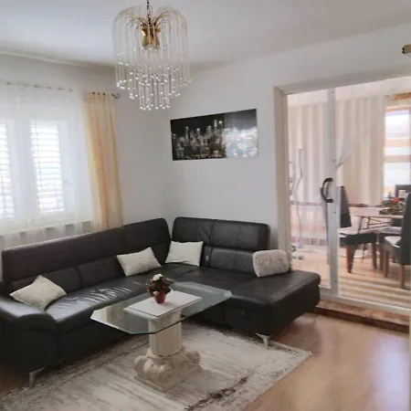 Apartment Lastro *